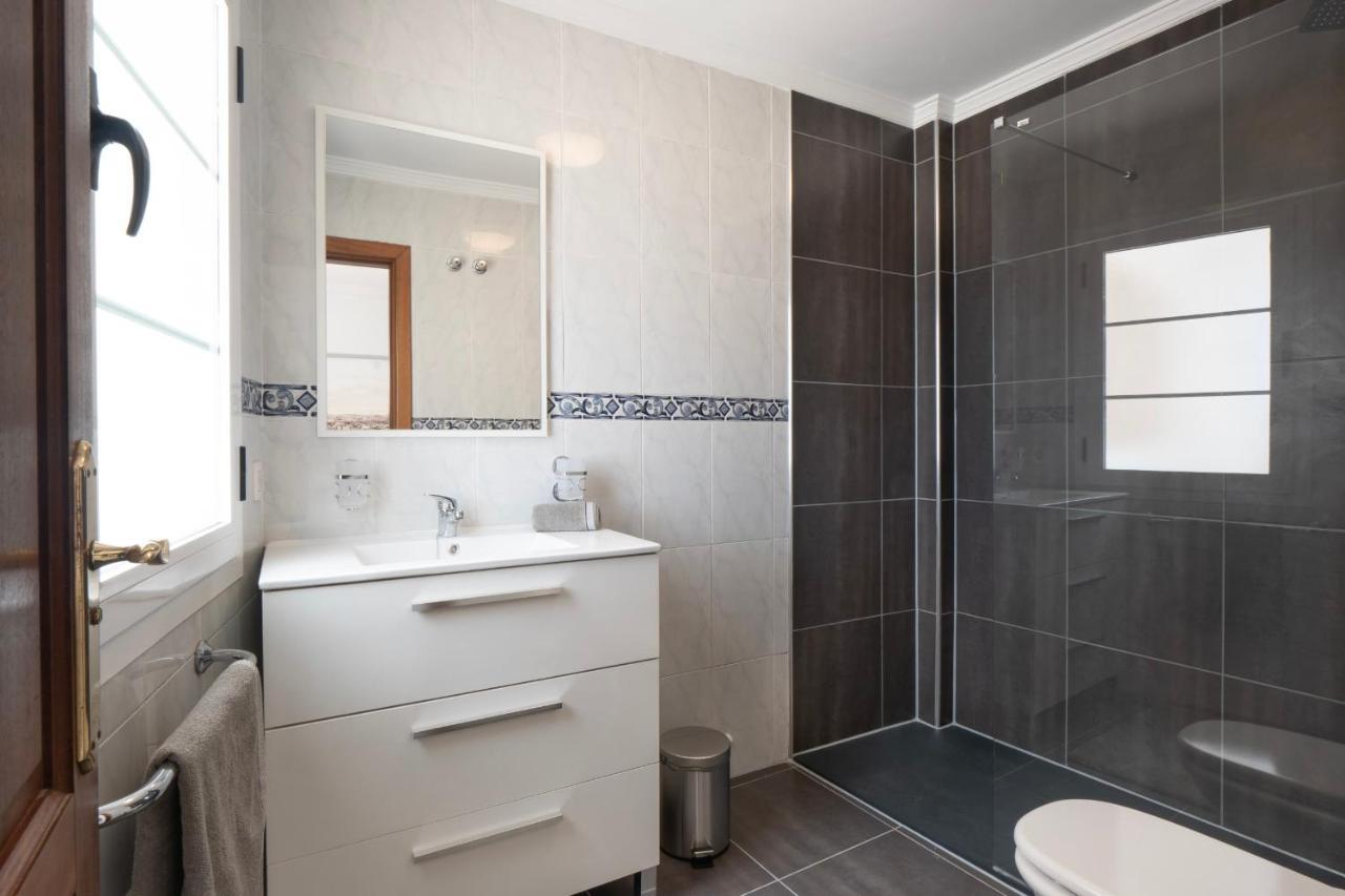 Comfortable And Modern Apartment Next To The Avenida Central In Tias Exterior photo